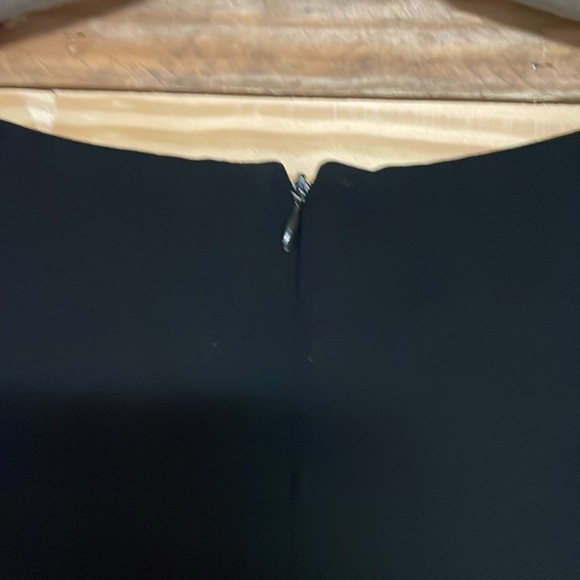 Tahari Arthur S. Levine size 12 sleeveless black form fitted midi pencil dress - Picture 4 of 6